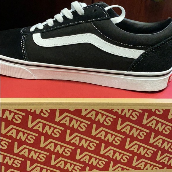 vans shoes size 11